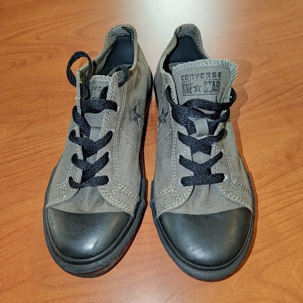Converse One Star Camo Green Skull Low Top Lace Up Sneakers Juniors US Size 5